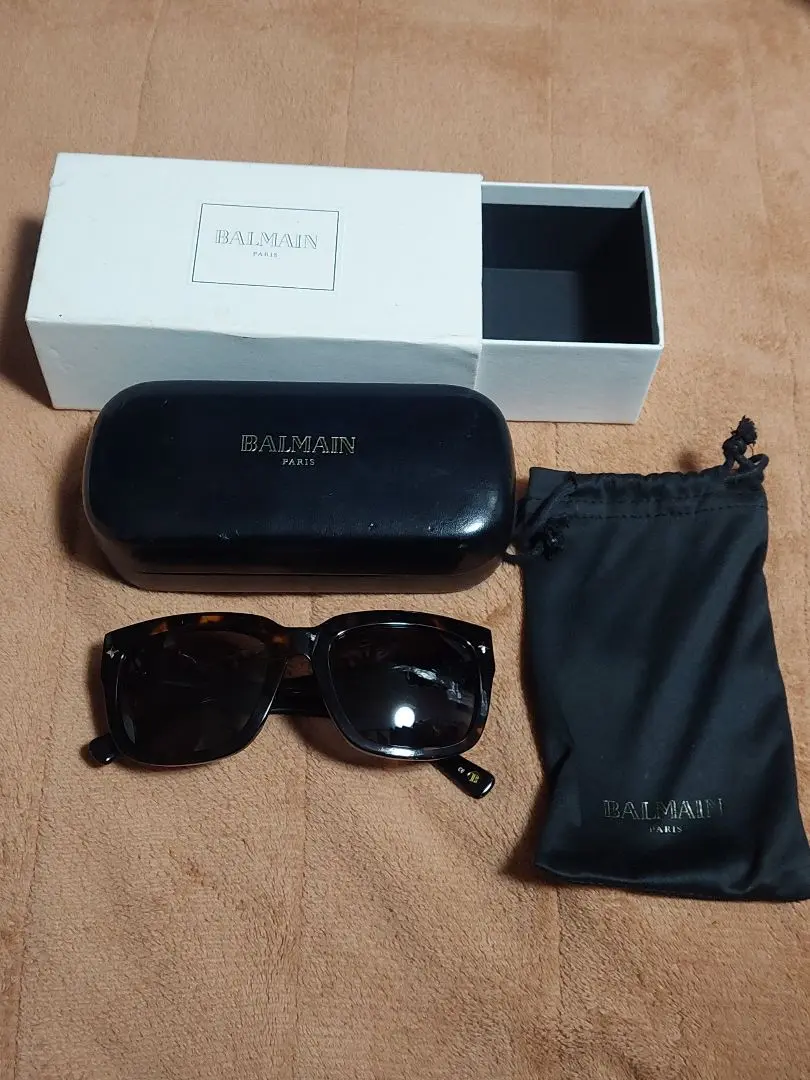 【BALMAIN】サングラス ミラーレンズ 黒縁 56□19-142 ブラック BALMAIN】サングラス ミラーレンズ 黒縁 56□19-142 ブラック
