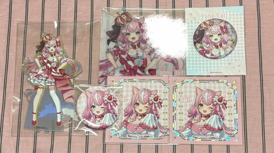 Thumbnail of NIJISANJI Yannari Acrylic Stand Animate Cafe Can Badge