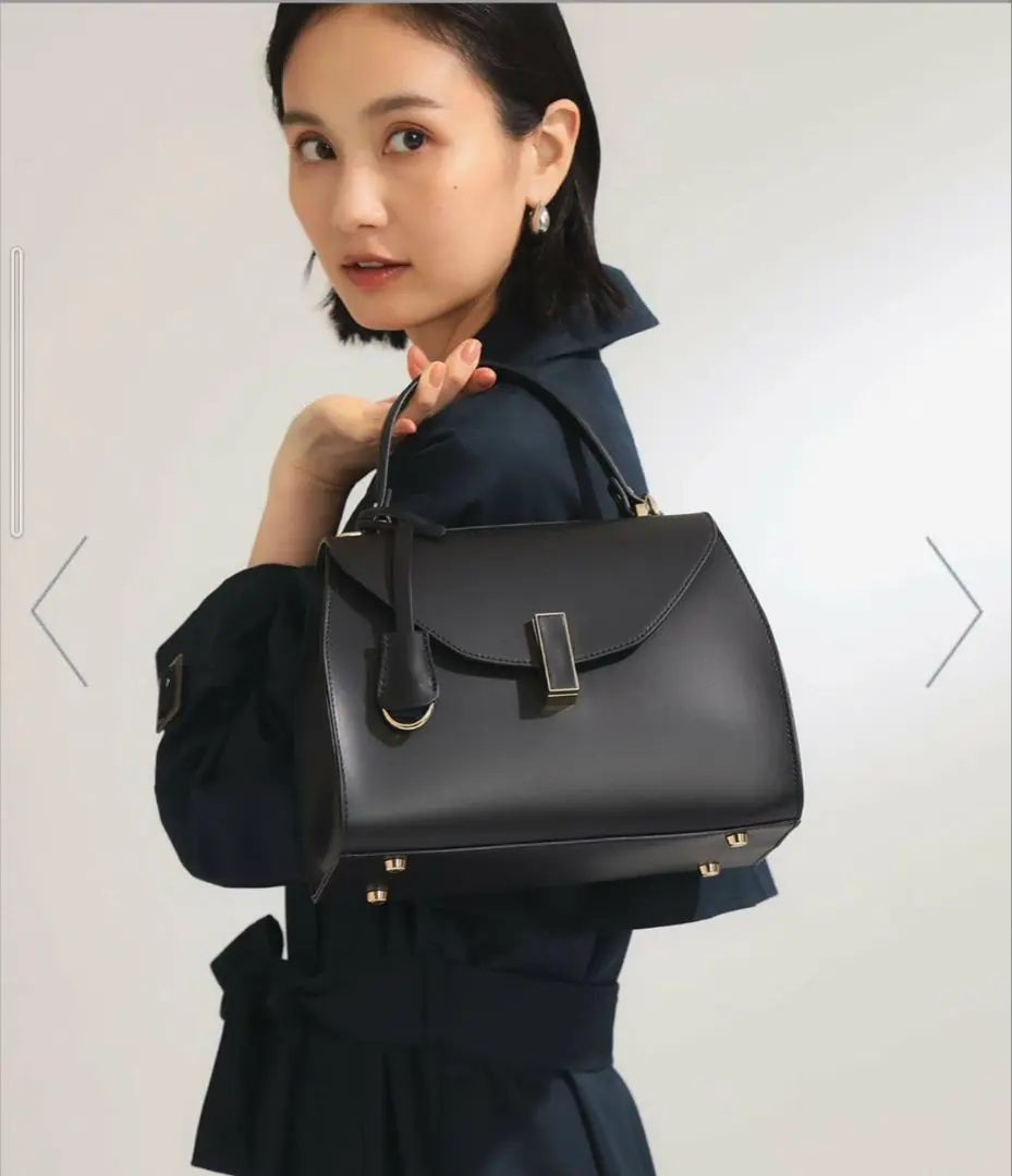 極美品 ジャンニノターロ フラップ ベルト ハンドバッグ 嘉手納 2WAY 極美品 ジャンニノターロ フラップ ベルト ハンドバッグ 嘉手納