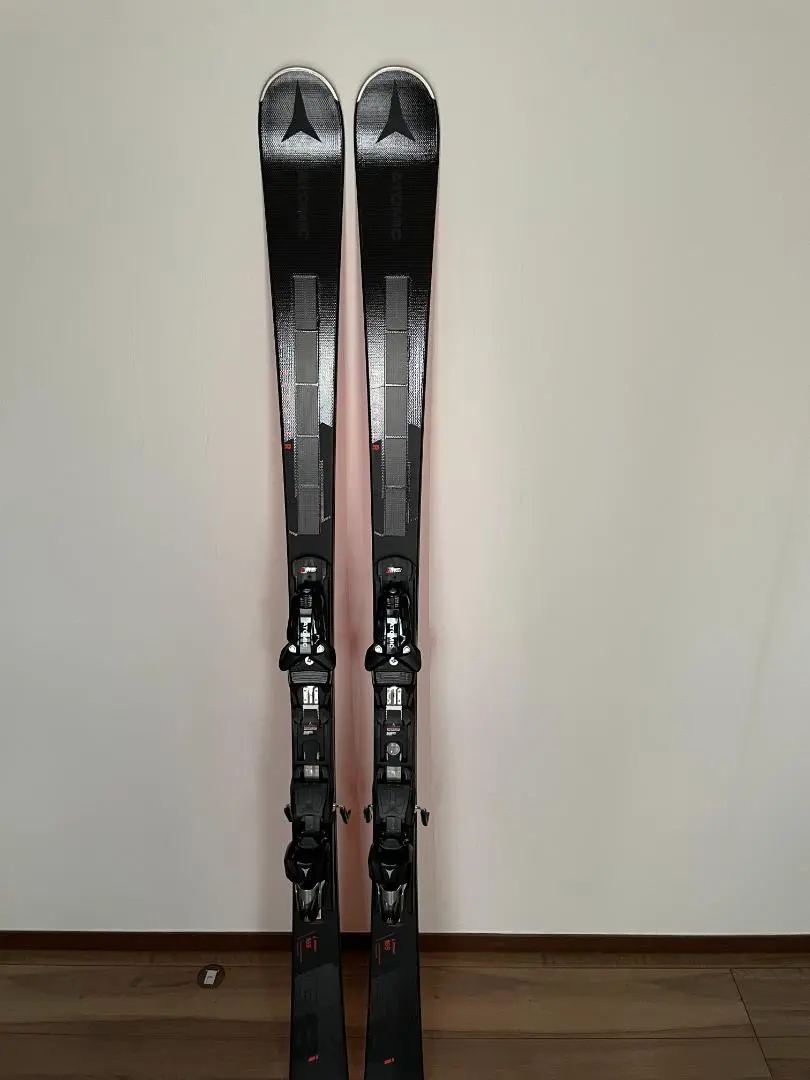 美品❕　アトミックレッドスターS8i　165　2024モデル アトミック REDSTER S8 REVOSHOCK C + X12 GW [2024-2025モデル