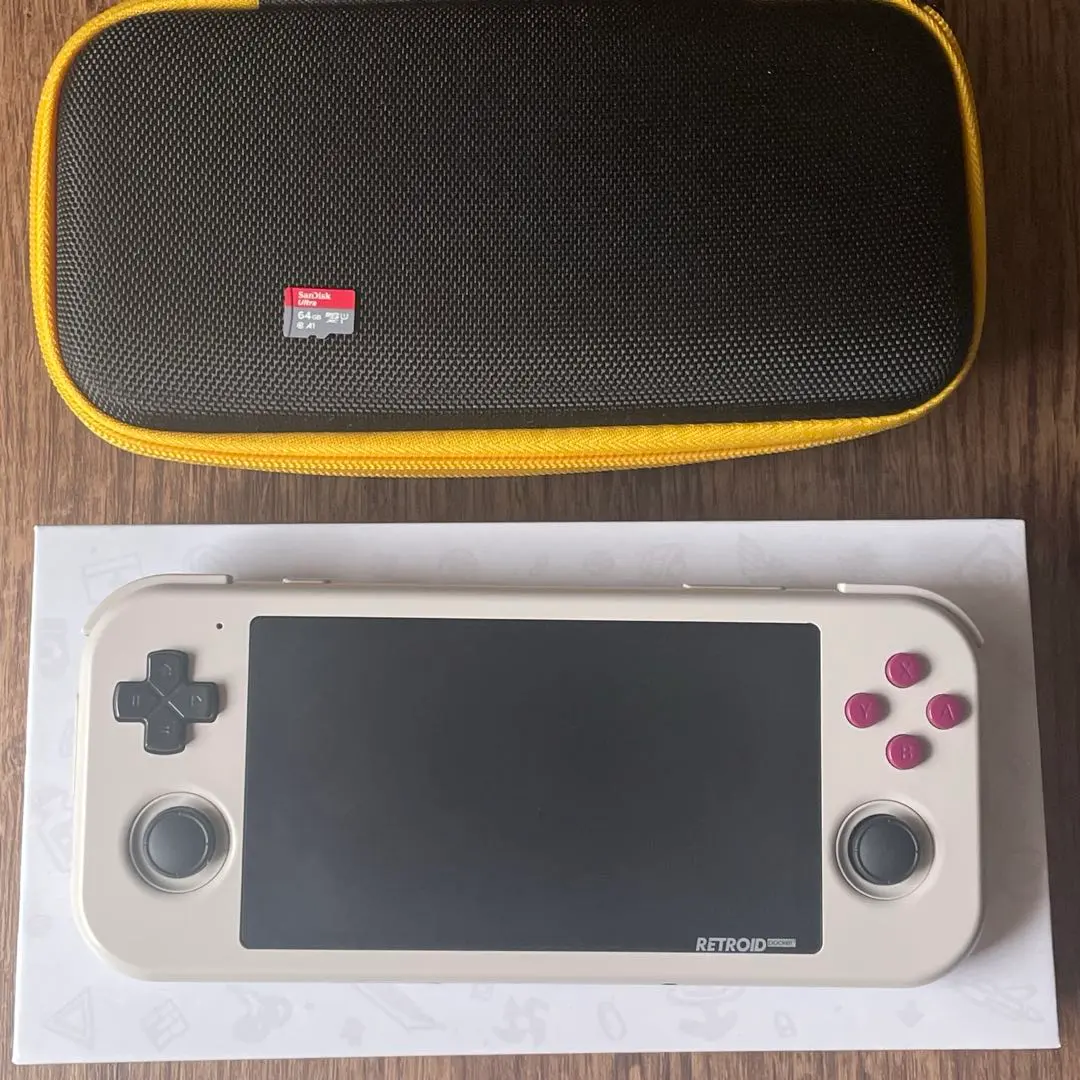 Retroid pocket 3+ ほぼ未使用　ケースと保護フィルム付き Retroid pocket 3+ ほぼ未使用 ケースと保護フィルム付き