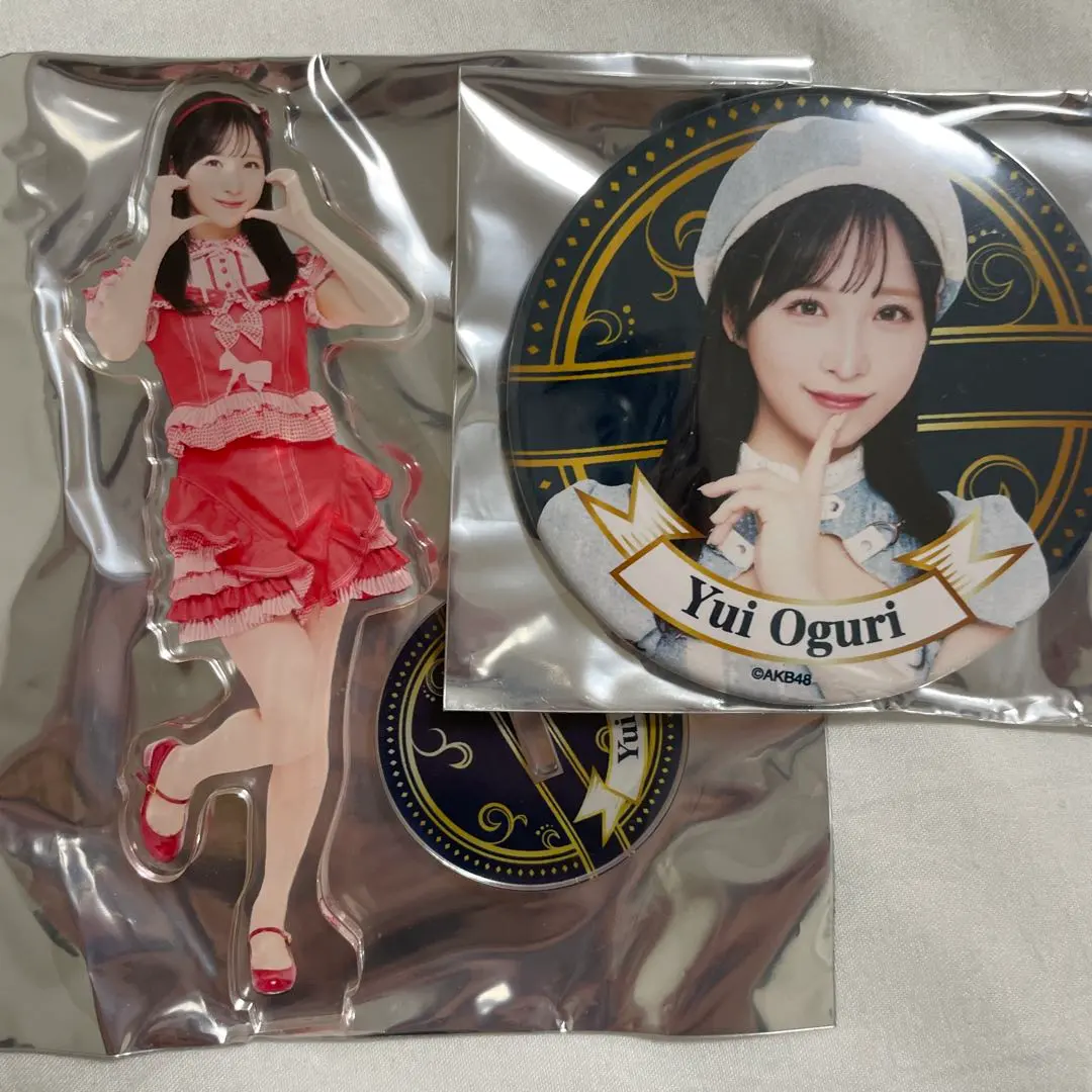 Thumbnail of AKB48 Spring Concert SPECIAL Lottery - Yui Oguri Acrylic Stand & Can Badge