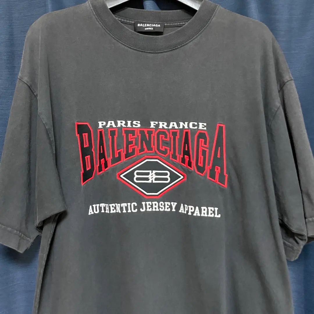 BALENCIAGA Tシャツ　ヤマト着用 やまと・モモ着用】バレンシアガ Tシャツ - メルカリ