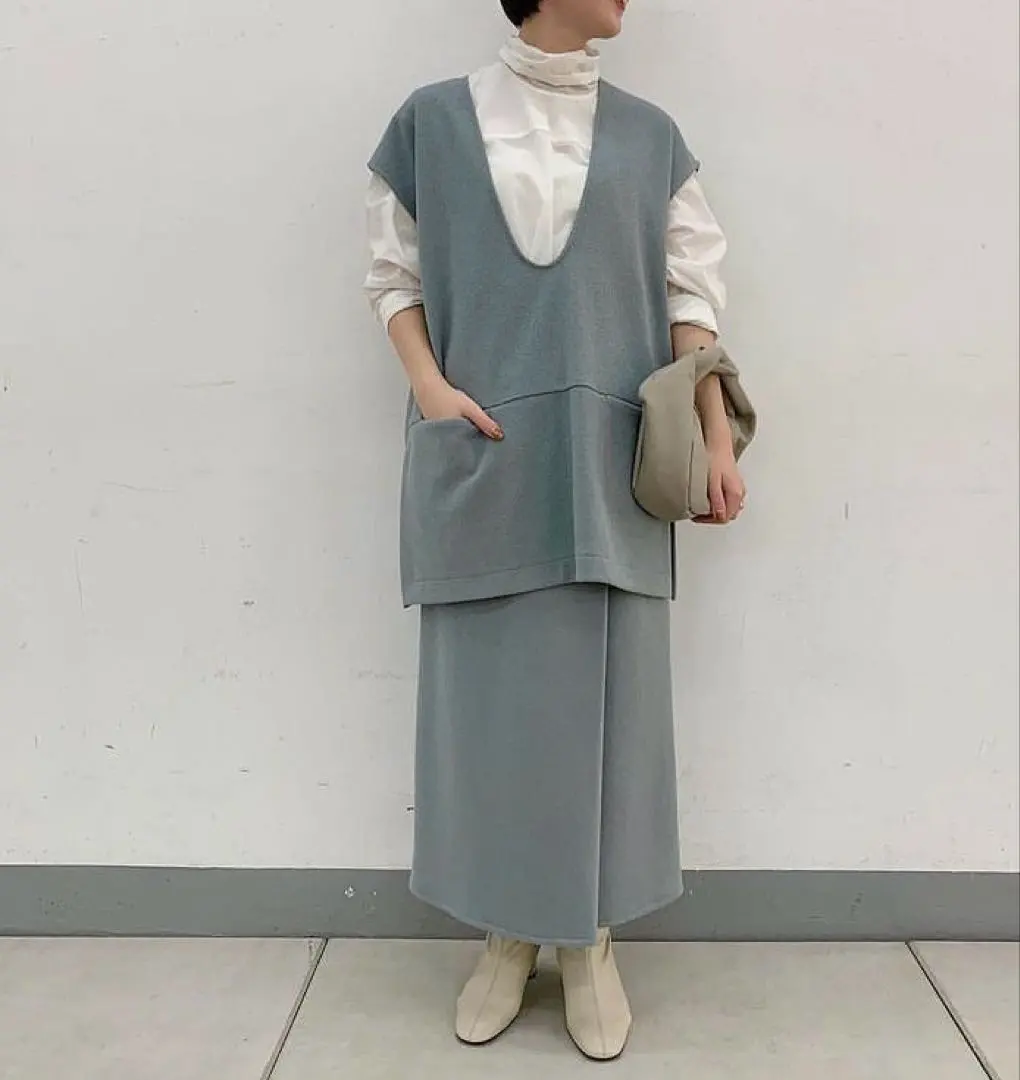 Thumbnail of BEARDSLEY Boucle Cardboard Setup