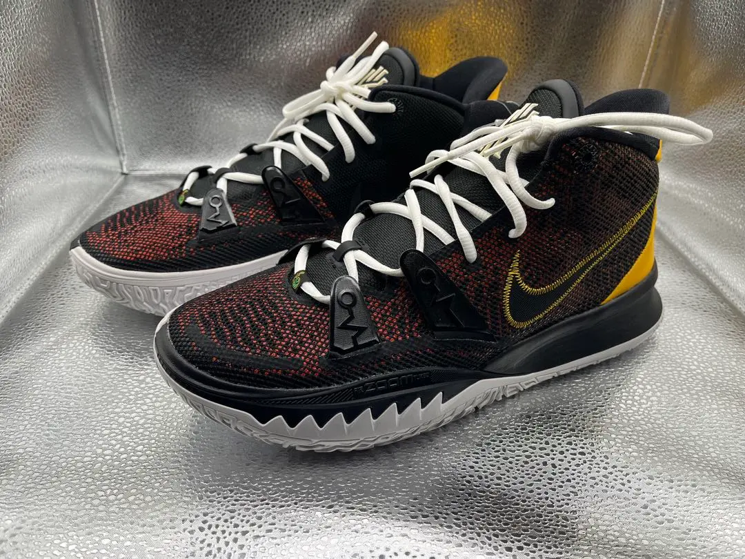 Thumbnail of Nike Kyrie 7 "Rayguns"
