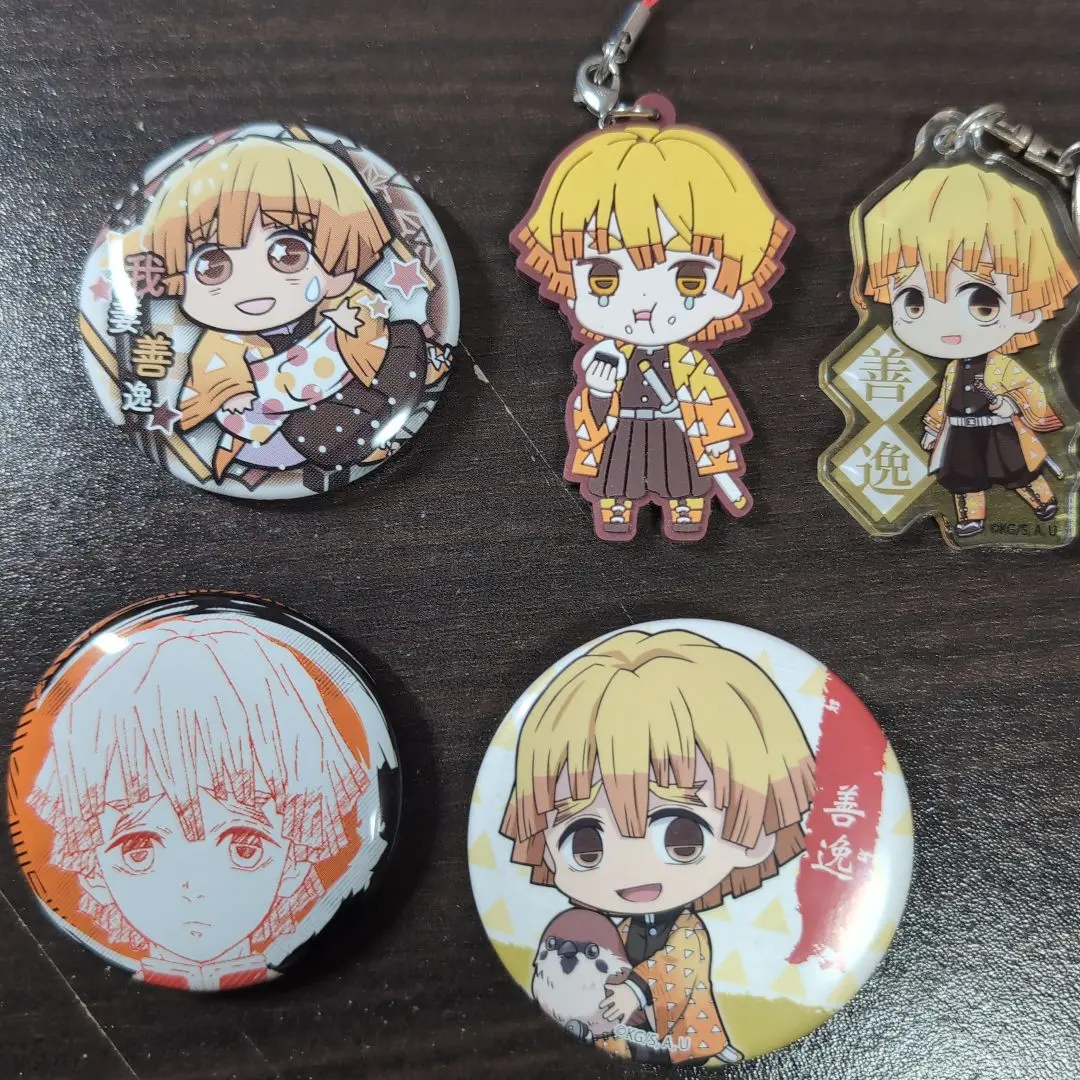 Thumbnail of Demon Slayer: Zenitsu Agatsuma Can Badge & Acrylic Key Chain