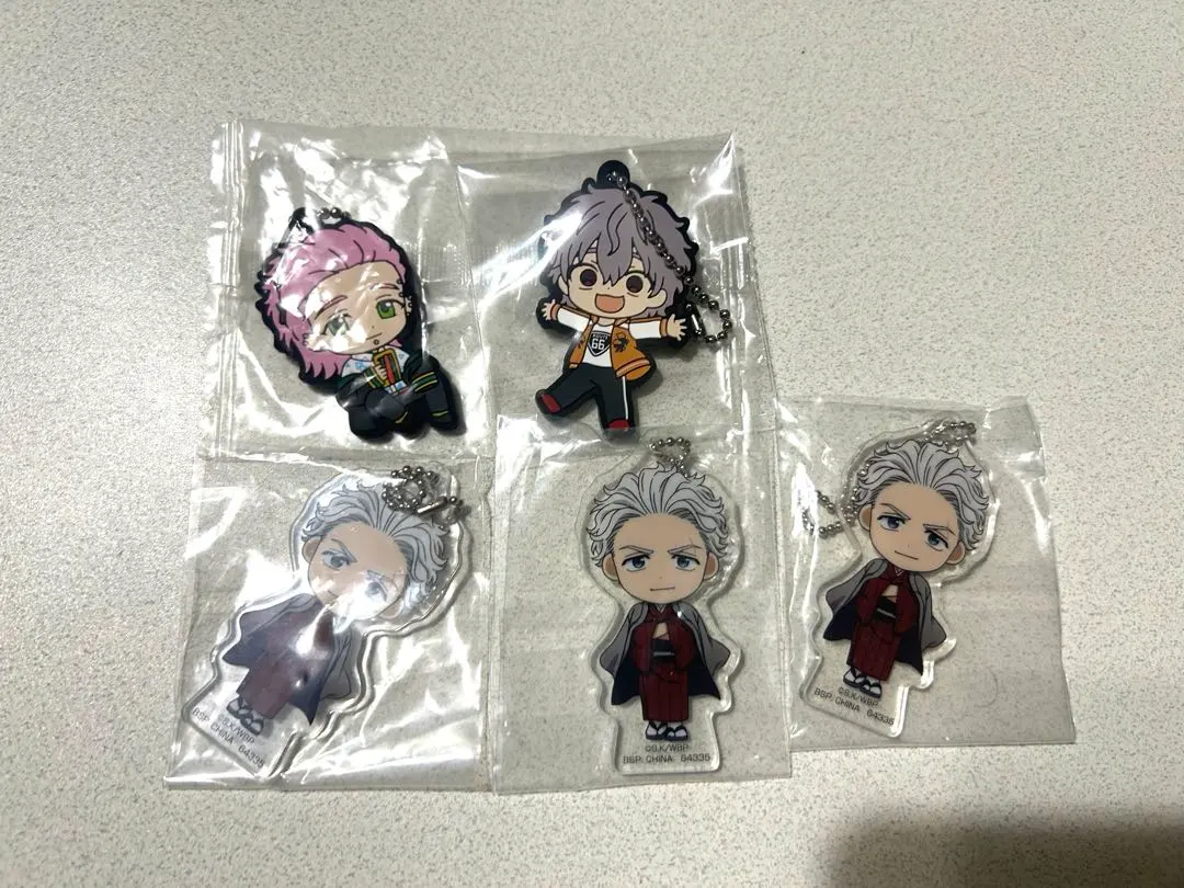 Thumbnail of WINDBREAKER 19-piece set: Can badges, straps, acrylic keychains