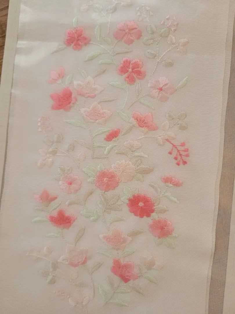 未使用★花紋刺繡 半襟 絹100% 的縮圖