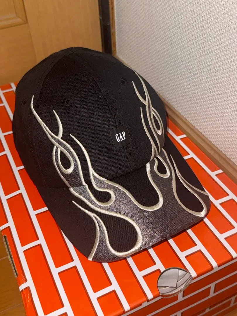 YZY GAP 火焰設計 棒球帽 的縮圖