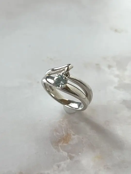 4℃(ヨンドシー)シルバーリング・アクアマリン・SILVER 4℃ - 【美品】4℃ アクアマリンシルバーリング 12号の通販 by 花