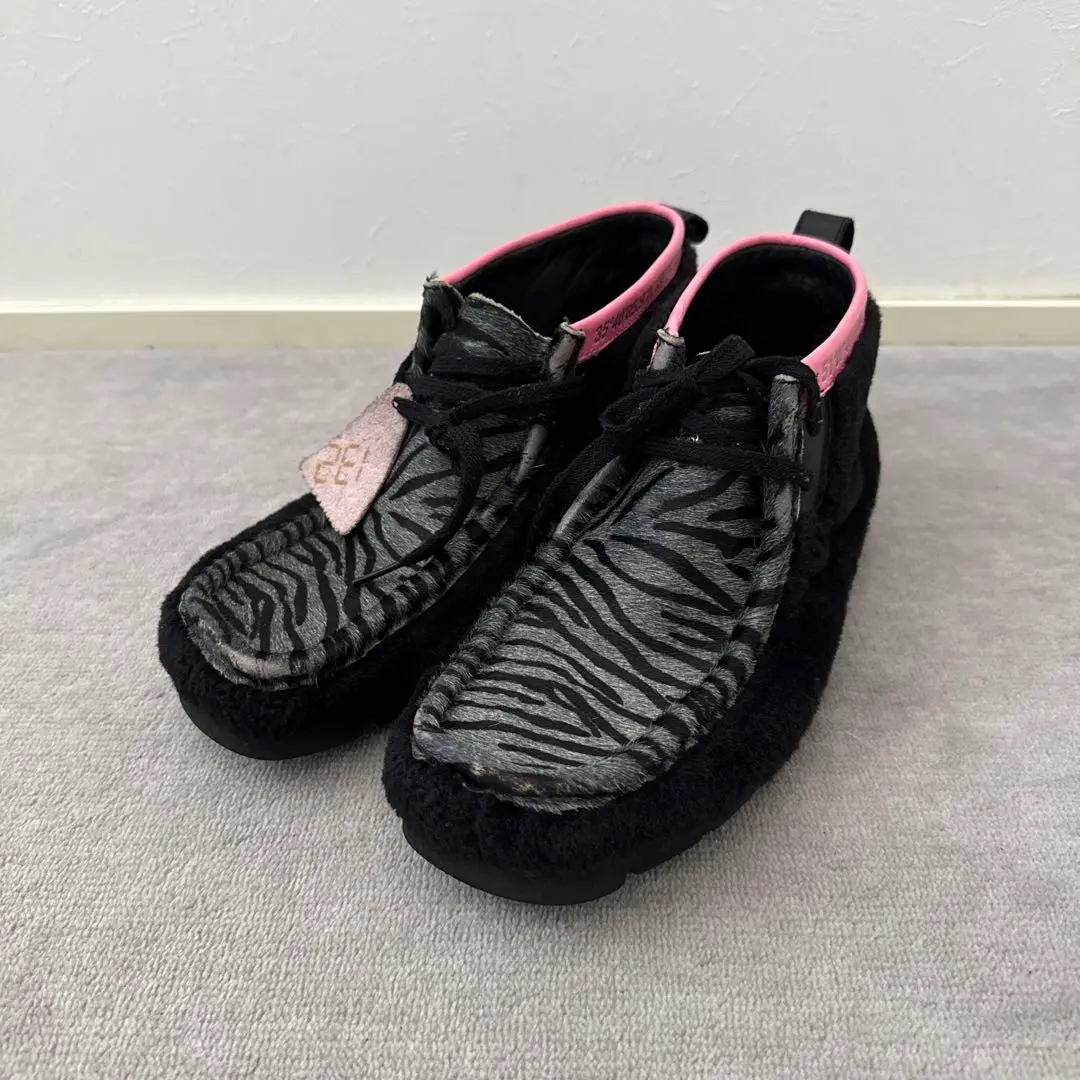 g*★様 【世界限定300足】クラークス・ワラビー&アトモスコラボ Clarks ORIGINALS × atmos “Wallabee Boots Gen”がハラコ調の