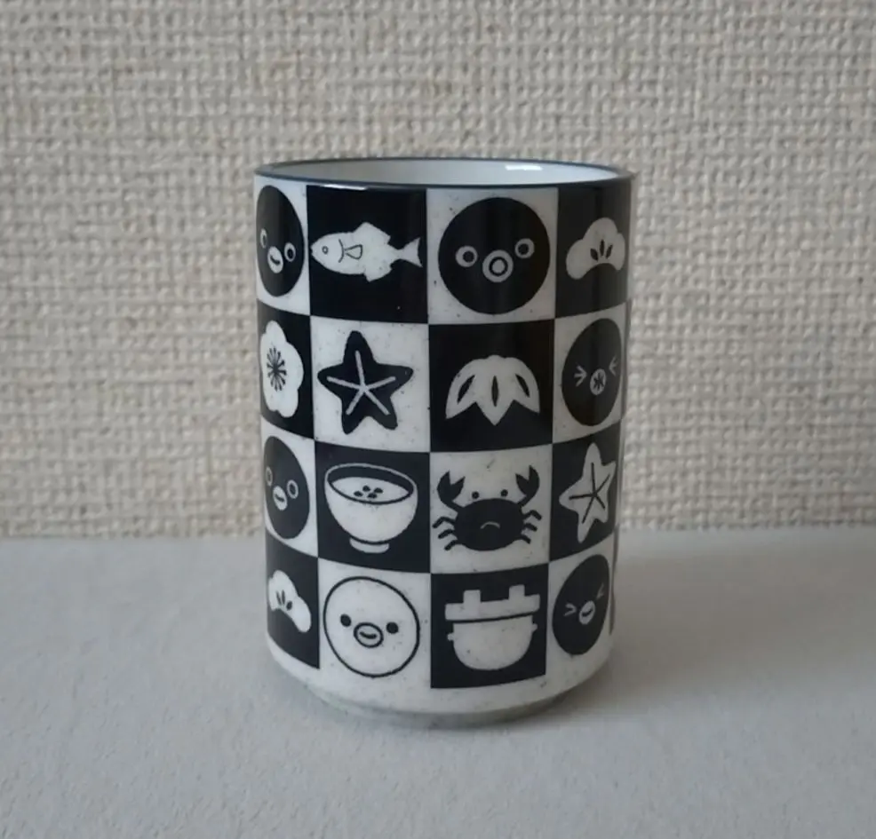 Suica ペンギン　角小皿　No.42 Suicaのペンギン 餃子皿 ｜ 交換商品一覧 ｜ JR東日本の