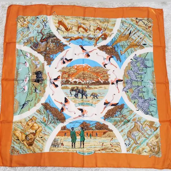 HERMES/エルメス カレ90 アフリカのスプーン シルク スカーフd_097 HERMES Vintage Silk Scarf Carre 90 SPRINGS エルメス シルク