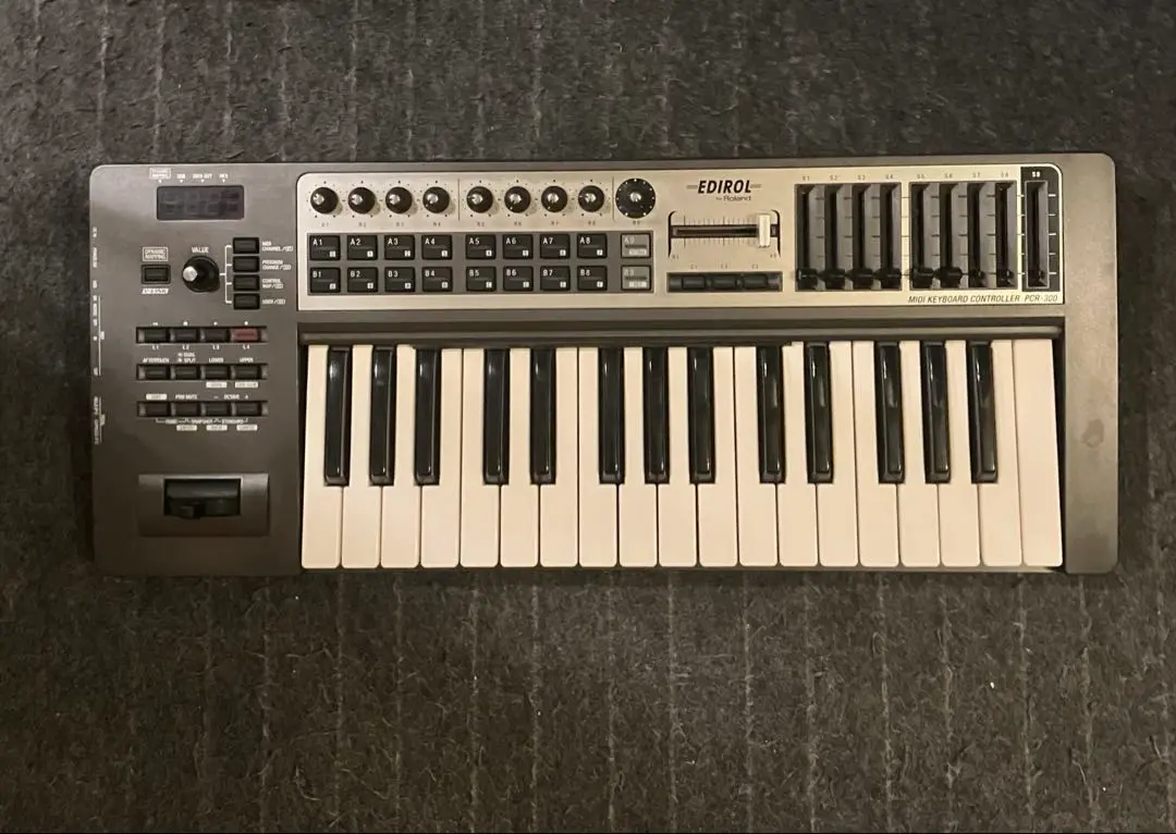 Roland EDIROL PCR-M1 MIDIキーボード Amazon | PCR-M1 MIDI キーボードコントローラー | MIDI