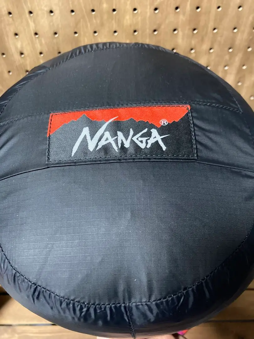 山渓 X NANGA AUROLA ALL BLACK 900DX レビュー】山渓×ナンガ オーロラ900DX-冬山シュラフ｜シュラフ