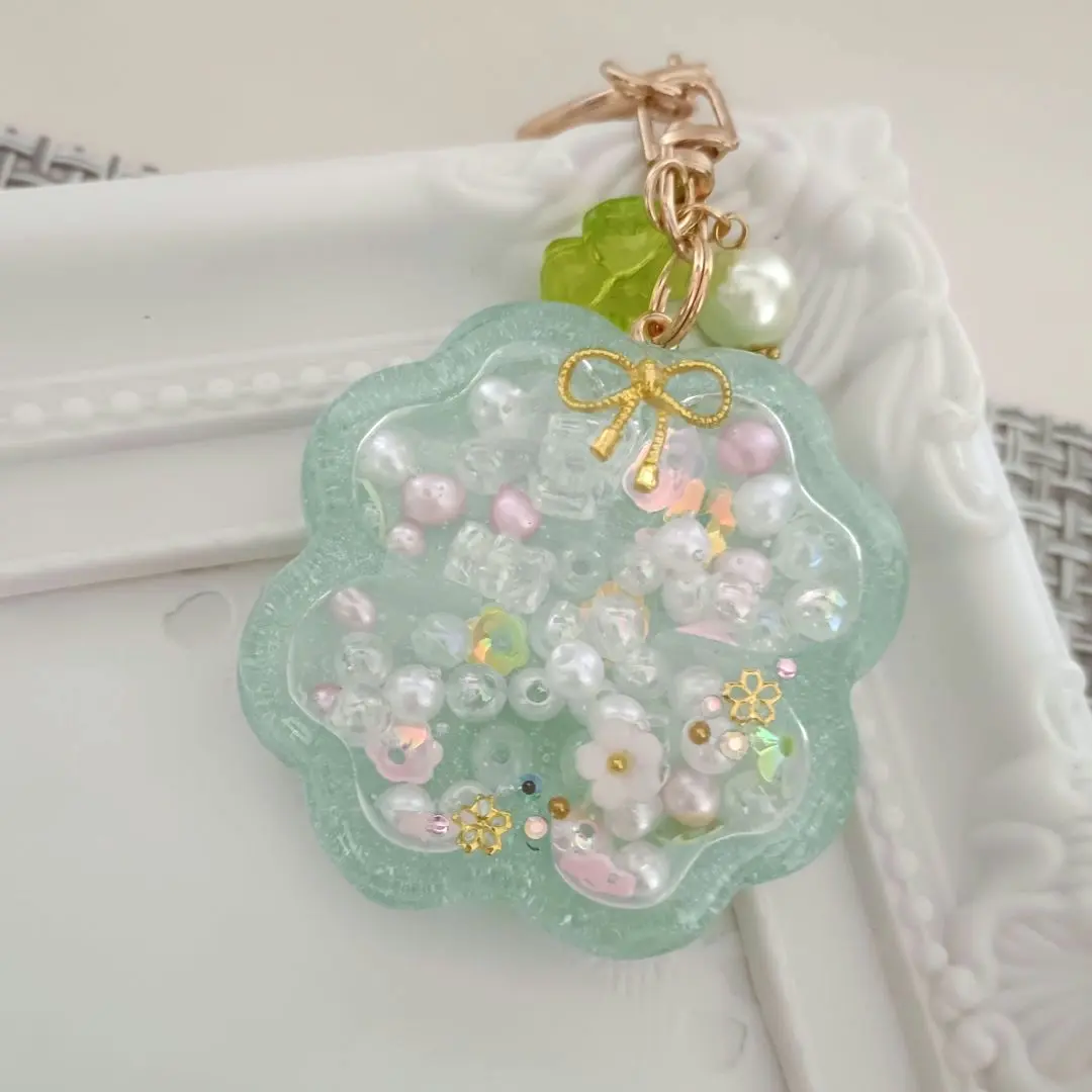 Thumbnail of Resin Lucky Four-Leaf Clover Shaker Keychain [146]