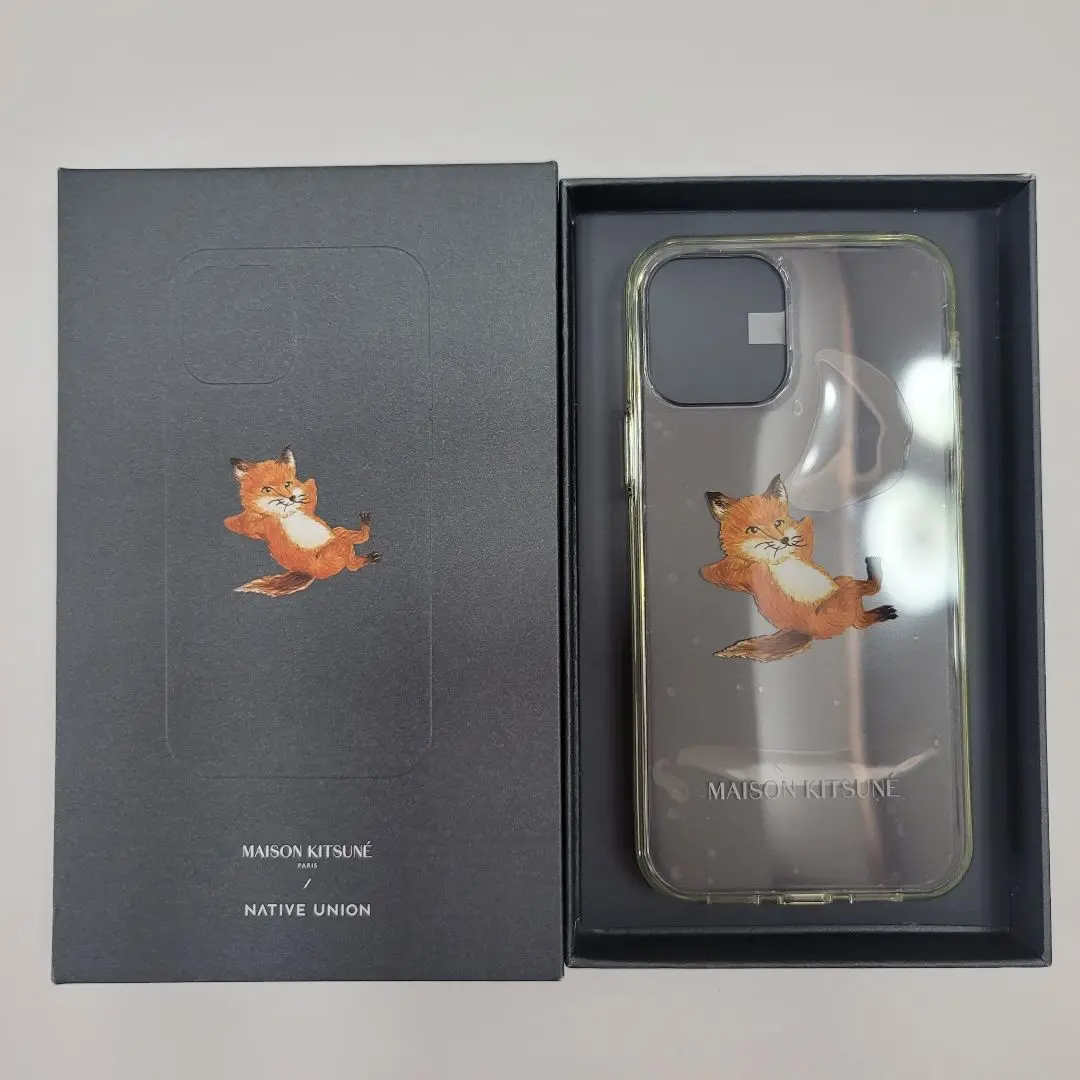 ★新品★Maison KITSUNE iphone12ケース MAISON KITSUNÉ - 【IPHONE 12/12PRO】対応ケース - CHILLAX FOX