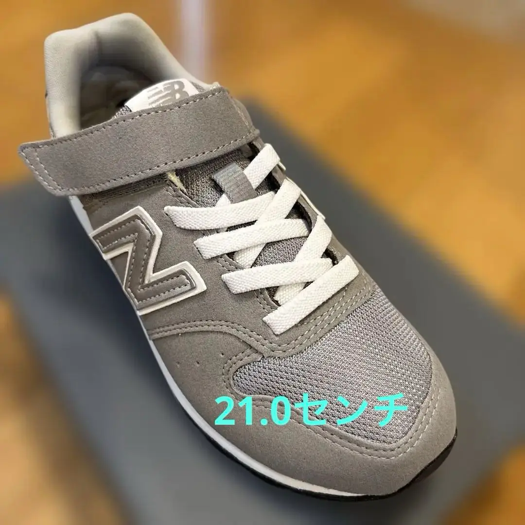 rさま専用新品 YV996 21.5㎝ キッズ 箱無しで500円引 2025年最新】yv996 21.5の人気アイテム - メルカリ