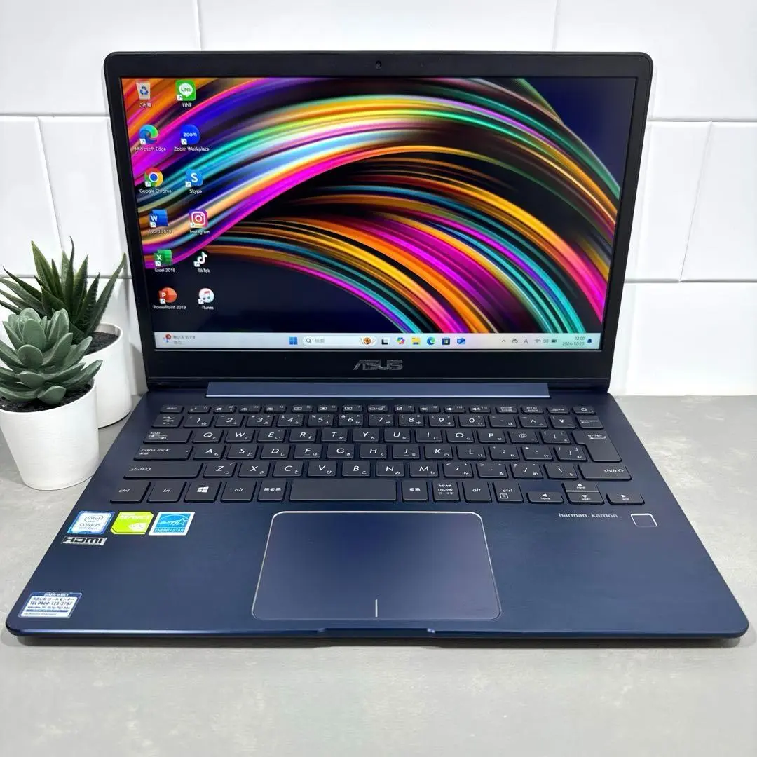 ASUS UX430UA-8250(ロイヤルブル-) ZenBook14 美品 ASUS UX430UA-8250(ロイヤルブル-) ZenBook14 美品 SSD Win11