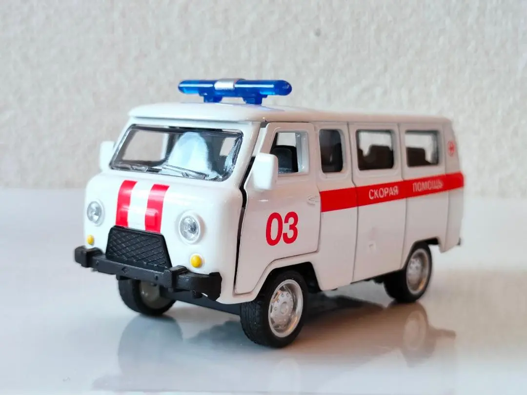 希少 1/18 ロシア UAZ(ワズ)オフロードブチャンカYA452 消防指揮車 絶対希少 1/18 UAZ(ワズ) YA452 4WD ワンボックスカー - メルカリ
