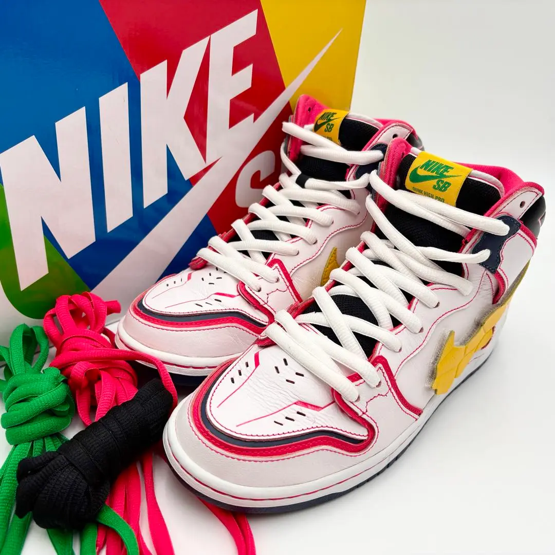 NIKE SB ガンダムユニコーン　スニーカー　非売品　限定　キーホルダー NIKE SB ガンダムユニコーン スニーカー 非売品 限定
