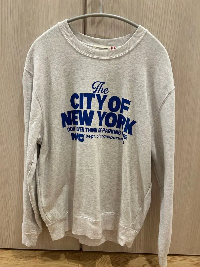 Thumbnail of Price reduced!! Gray sweatshirt with logo