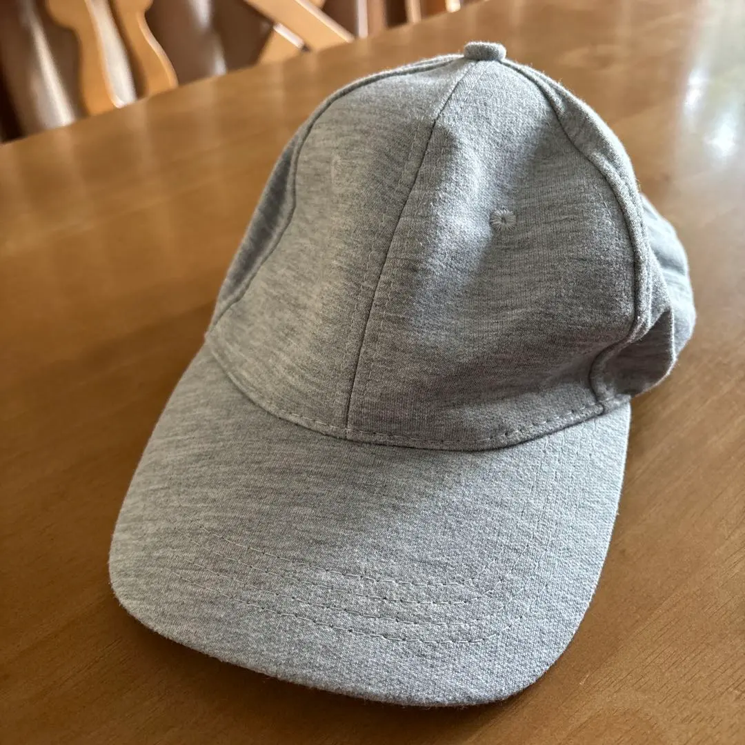 Thumbnail of Gray cotton-style cap