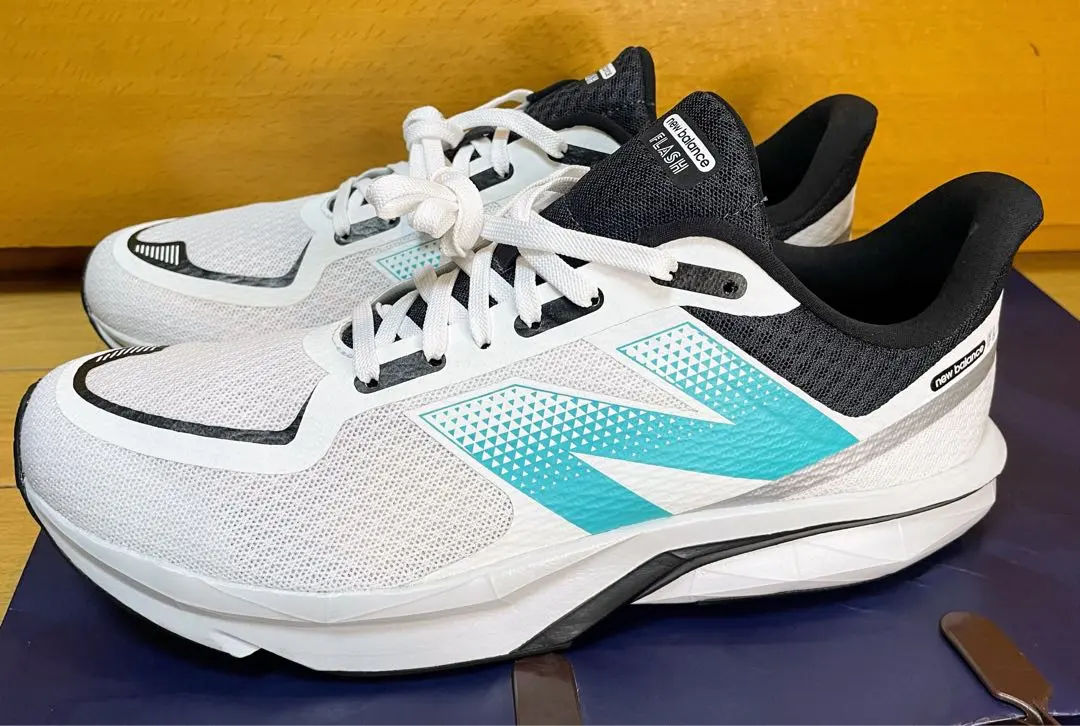 最終降價 新品 New Balance 健身鞋 運動鞋 慢跑鞋 稀有尺寸 29 的縮圖