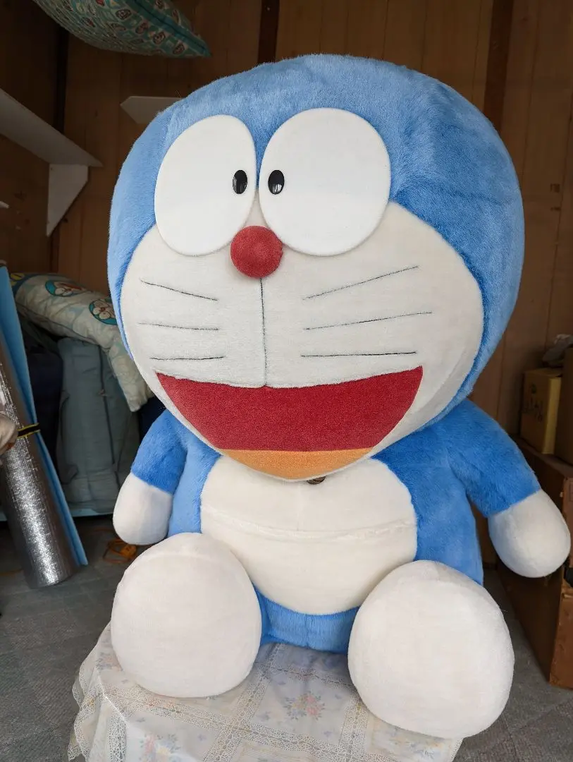 等身大ドラえもん 等身大サイズの「ドラえもん」ぬいぐるみが登場 → 194,250円