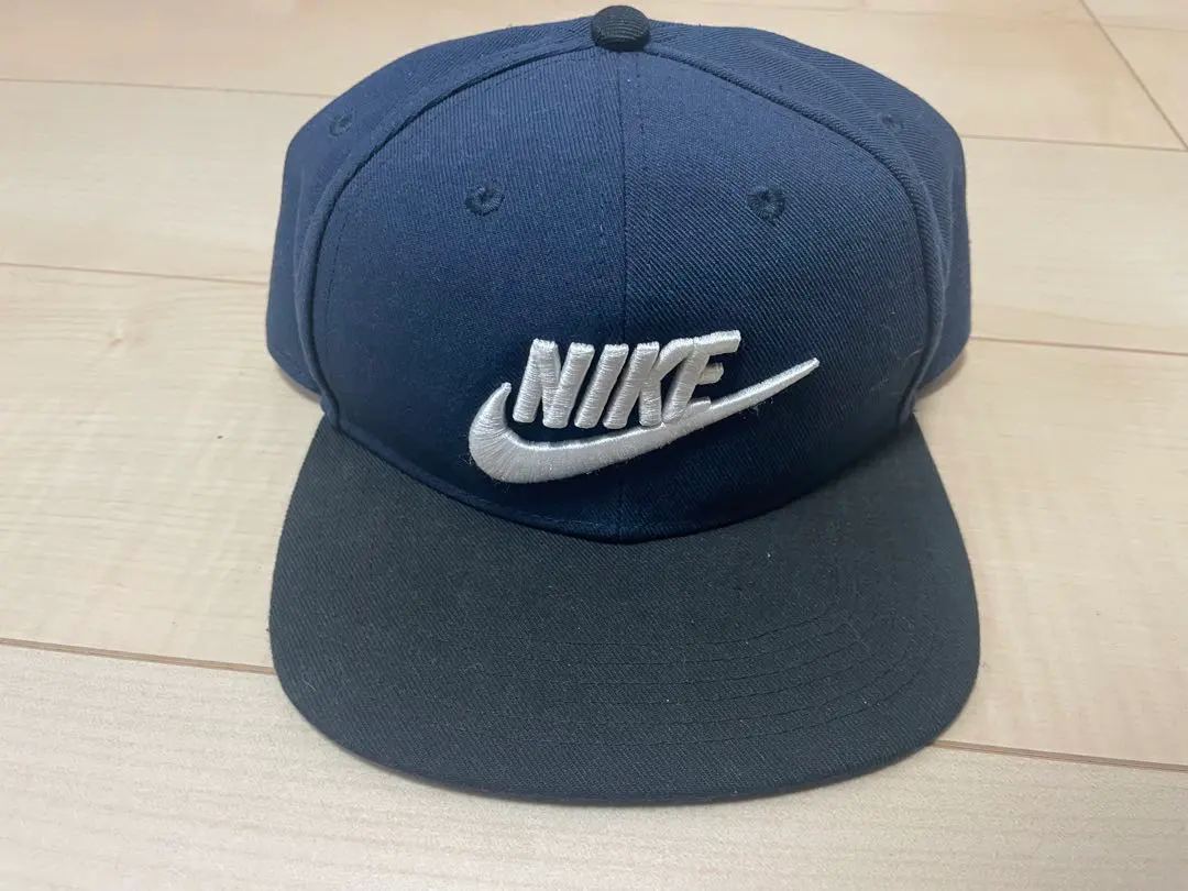 Thumbnail of NIKE baseball cap