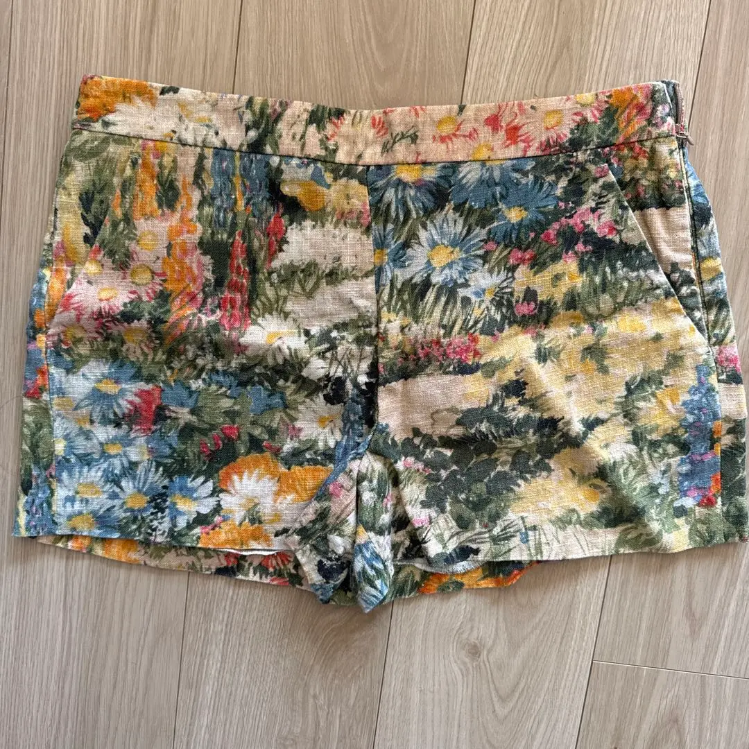 美品 レッドヴァレンティノ 花柄 スカート付ショートパンツ ジャガード織り 美品 レッドヴァレンティノ 花柄 スカート付ショートパンツ