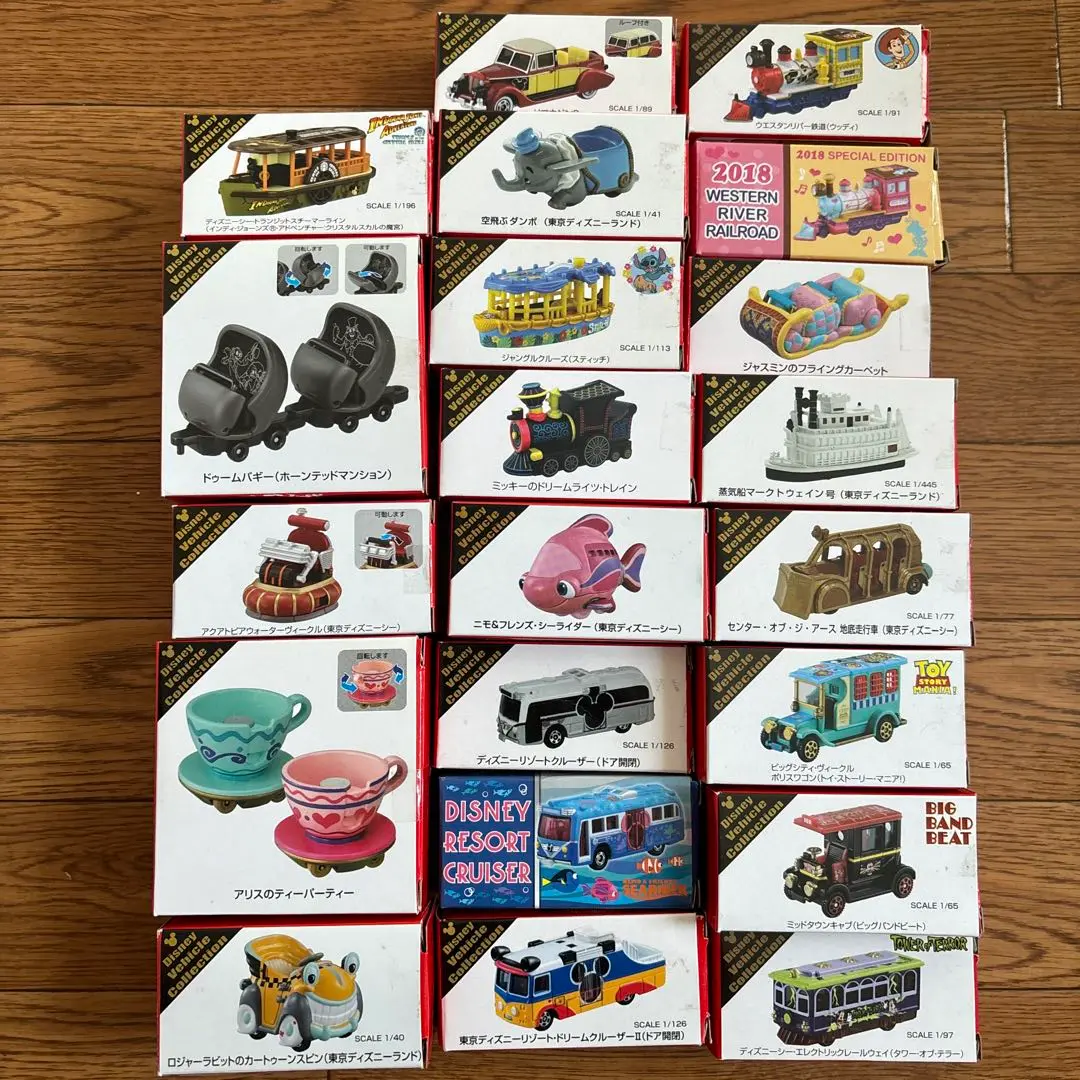 ディズニー アトラクション トミカ 11点セット 新品未開封 b ディズニー アトラクション トミカ 11点セット 新品未開封 c