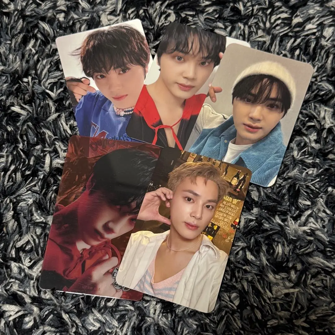 Thumbnail of THE BOYZ DOB (album abbreviation) trading card Hwall