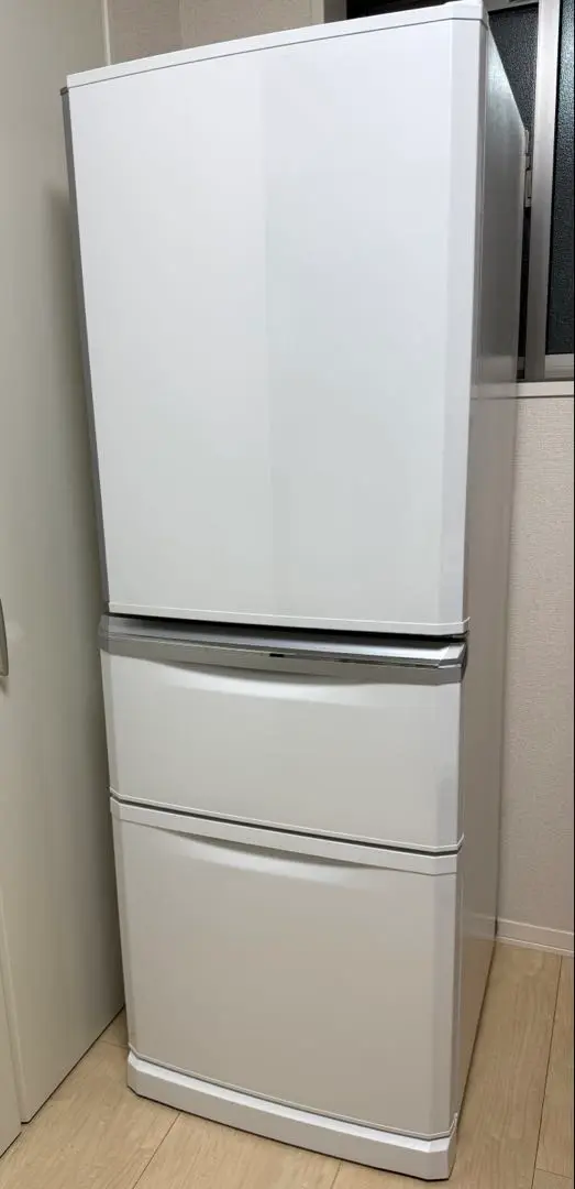 三菱ノンフロン 3ドア 冷蔵庫　335l MR-C34D-PFピンクゴールド 中古近郊送料格安 335L 3ドア冷蔵庫 三菱 MR-C34C-P 2018年製
