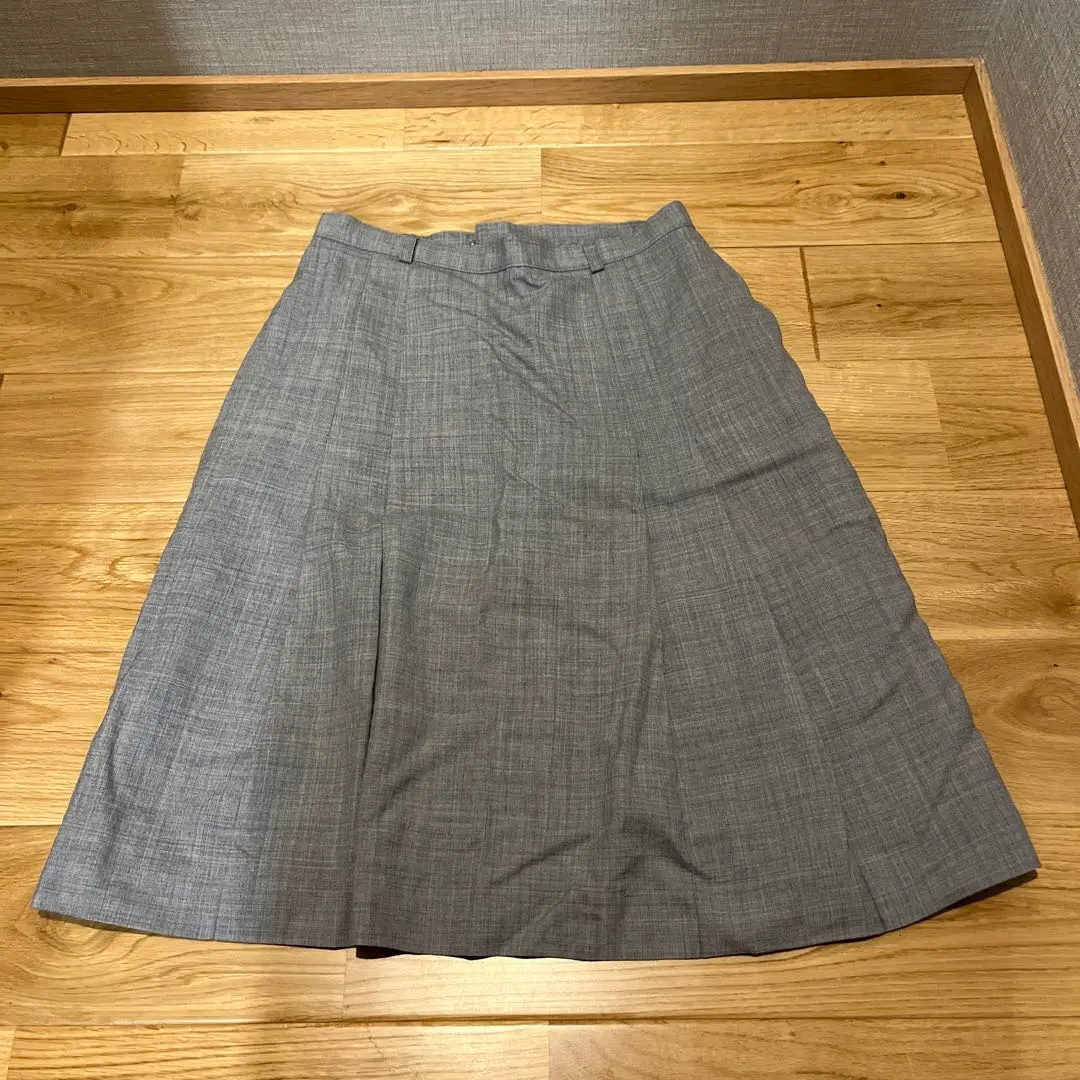 Thumbnail of Gray flared skirt with lining