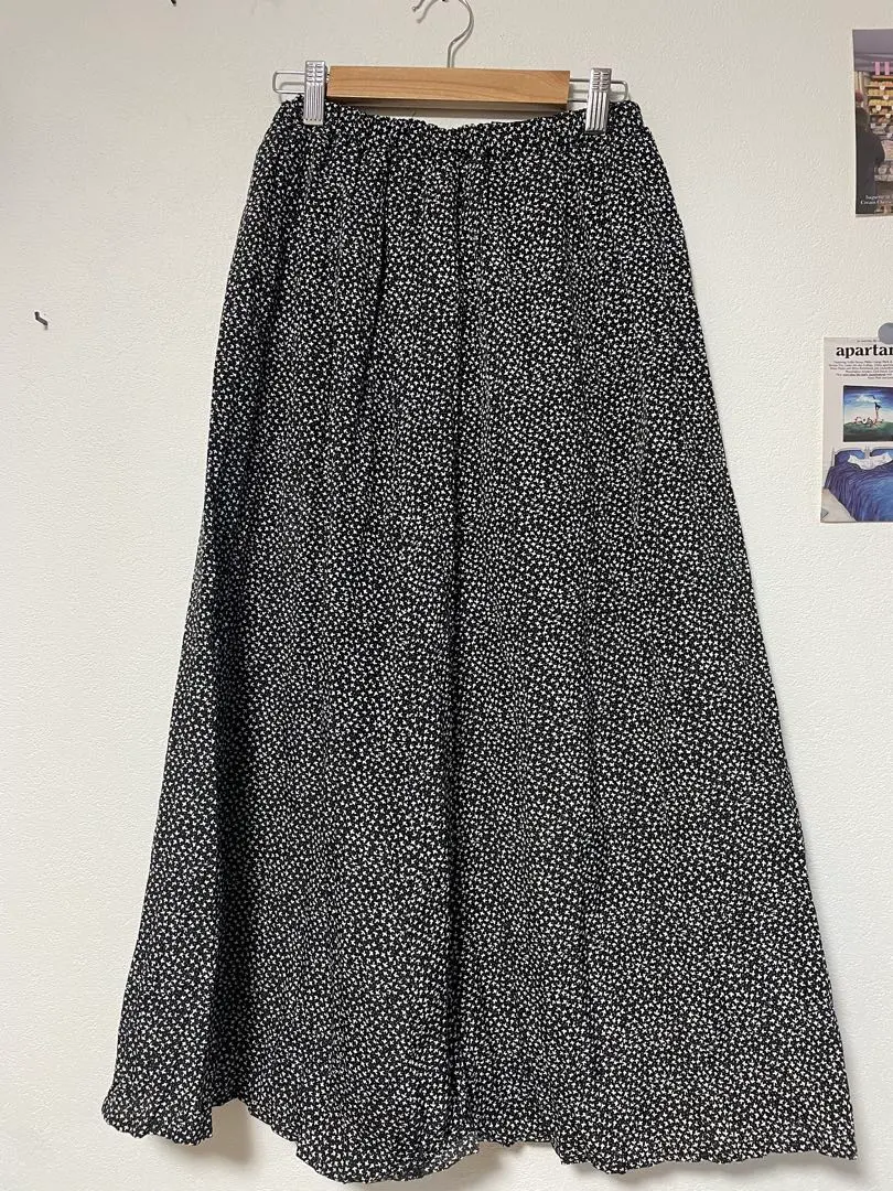 ehka sopo 黑色白色小碎花長裙 的縮圖