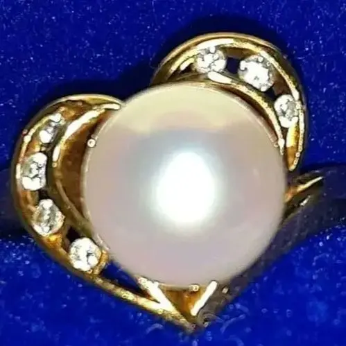 18K、刻有鑽石印記　心形珍珠　鑽石7顆　0.08克拉　戒指 的縮圖