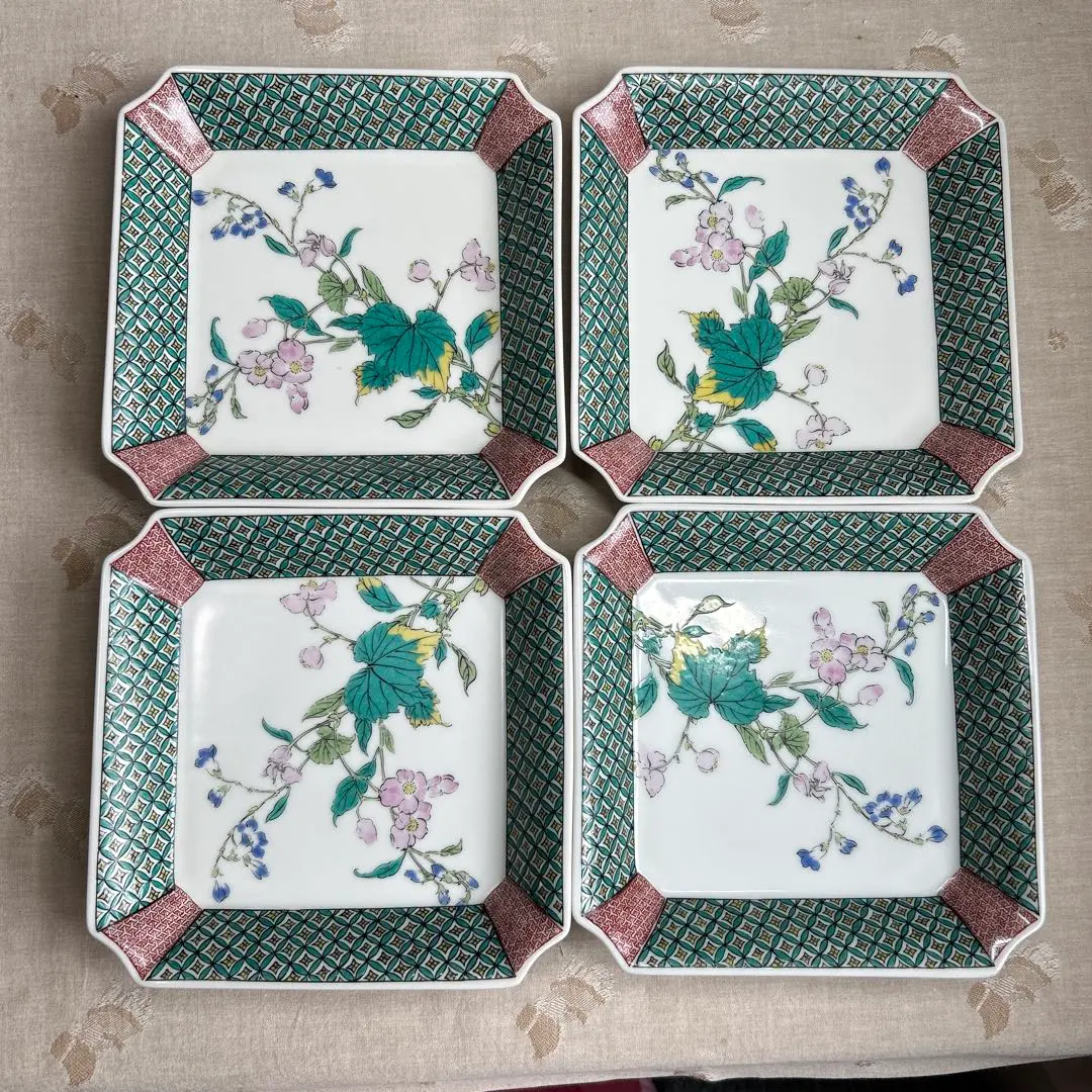 s*4様 九谷焼　九谷秋月窯 絵変わり　八角輪花皿揃え s*4様 九谷焼 九谷秋月窯 絵変わり 八角輪花皿揃え - メルカリ