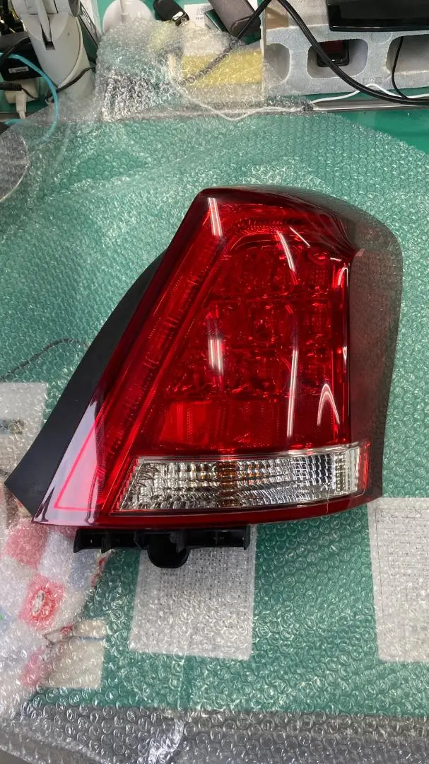 トヨタマジェスタ　URS 206 テールランプセット 名作 トヨタマジェスタURS 206 テールランプセット パーツ - パーツ