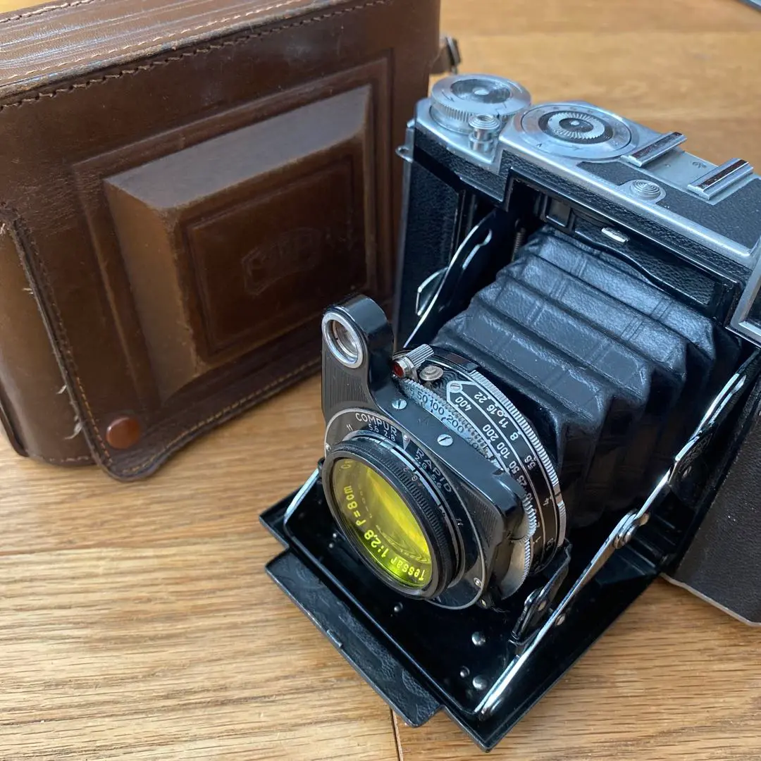 Zeiss Ikon Super Ikonta ジャバラカメラ　ビンテ 現役カメラ御年85才｜歩きまわる写真館・ひらい