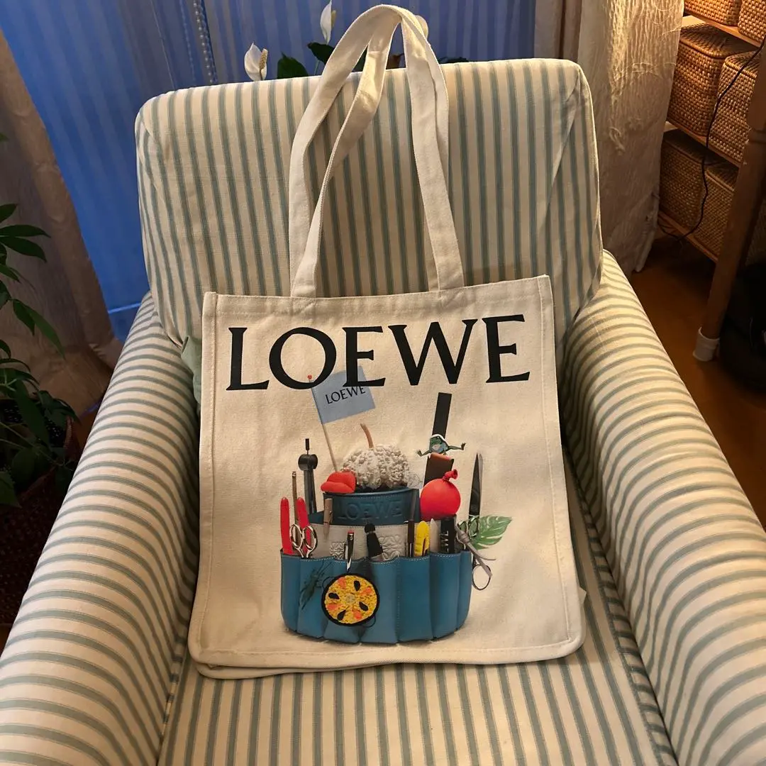 2025年最新】LOEWE カラー：ホワイト系 エコバッグの人気