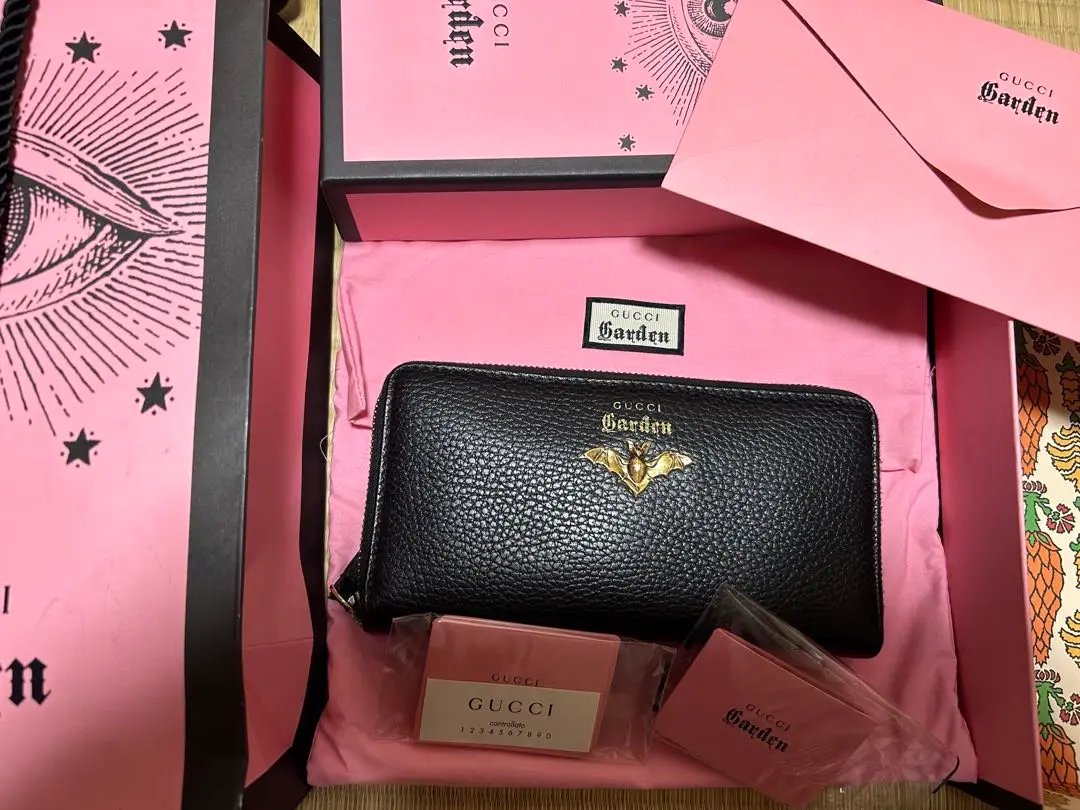 0039□ Gucci グッチ GARDEN限定 二つ折り財布 蝙蝠 黄 新品