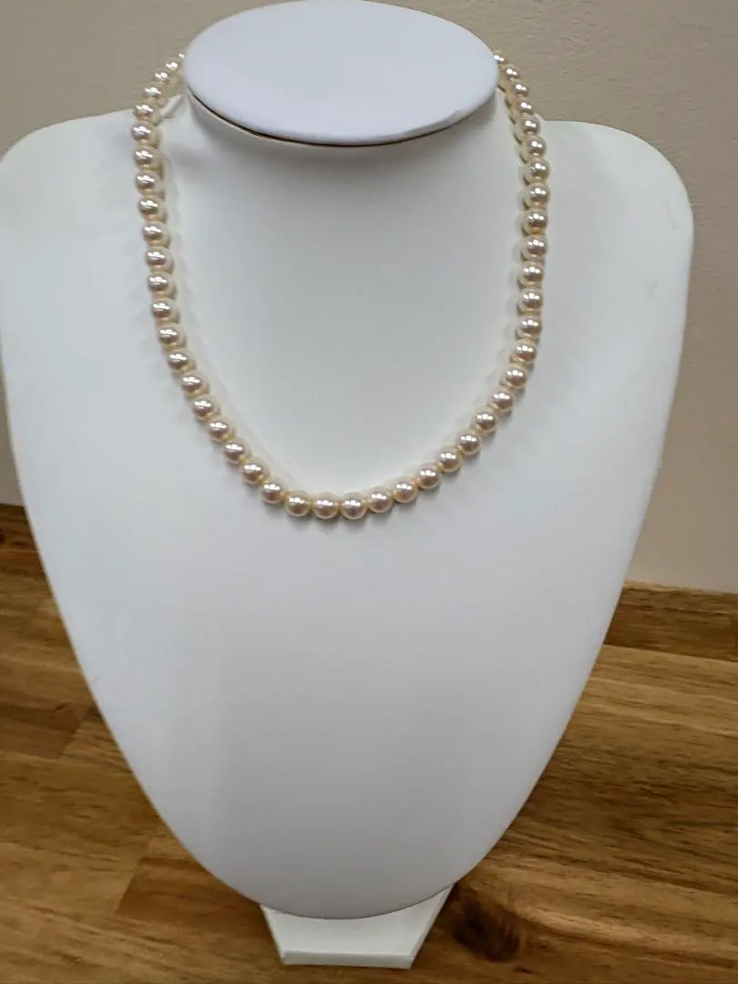 Thumbnail of Faux Pearl White Necklace with Silver Clasp