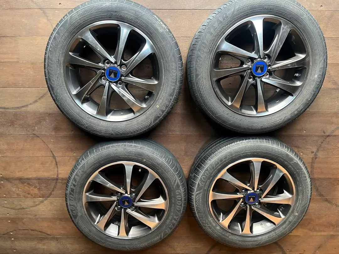 【新車外し】トヨタ アクア 純正 モデリスタ 175/65R15(手渡し可) 新車外し】トヨタ アクア 純正 モデリスタ 175/65R15(手渡し可)