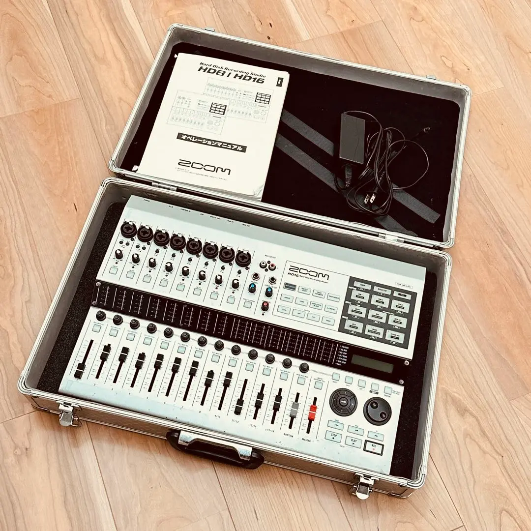 Thumbnail of MTR ZOOM Zoom HD16 Recording Studio with Case HDD