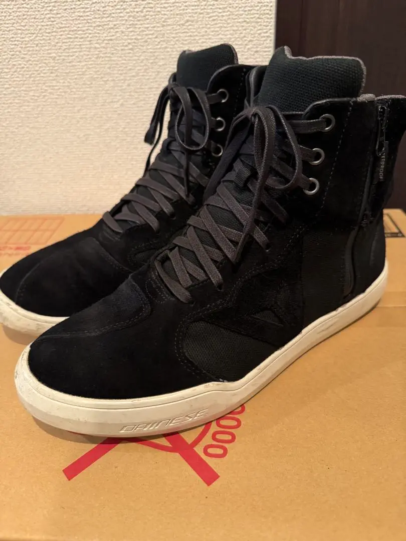 ダイネーゼ METROPOLIS D-WPスニーカー サイズ41中古 METRACTIVE D-WP SHOES - ダイネーゼジャパン | Dainese Japan