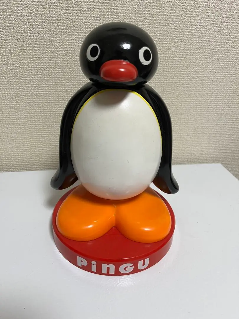 ピングー　しゃべる貯金箱 Amazon.co.jp: 箱付き ピングーおしゃべり貯金箱 ホビーグッズ