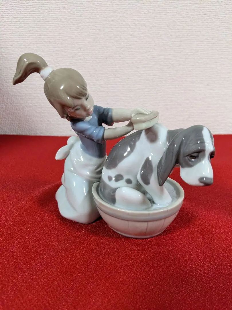 リアドロ　「きれいにしましょうね」　女の子と犬 LLADRO リヤドロ きれいにしましょうね フィギュア 人形 女性