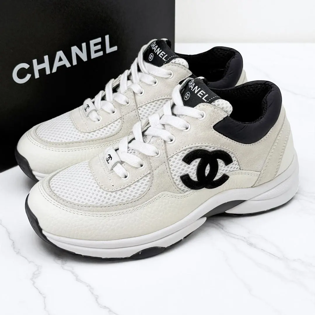 Thumbnail of Current model, retail price 220,000 yen 【Excellent condition】 Chanel sneakers leather mesh Coco mark