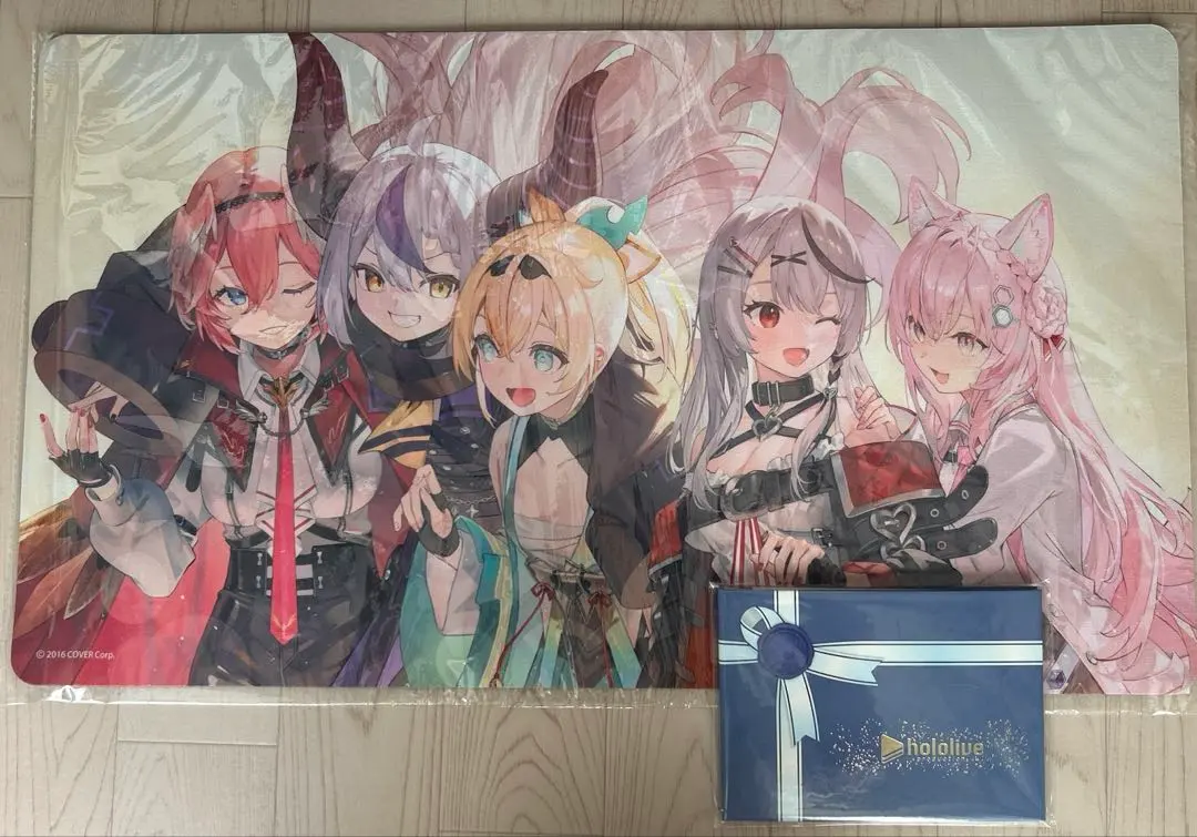 Hololive 秘密結社 holox 三週年 橡膠滑鼠墊 附贈寫真卡收納盒 的縮圖